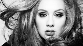 Cantareata Adele a devenit cea mai bogată vedetă britanică &icirc;n v&acirc;rstă de p&acirc;nă la 30 de ani