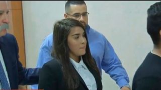 O profesoara a recunoscut ca a ramas insarcinata cu elevul sau de 13 ani