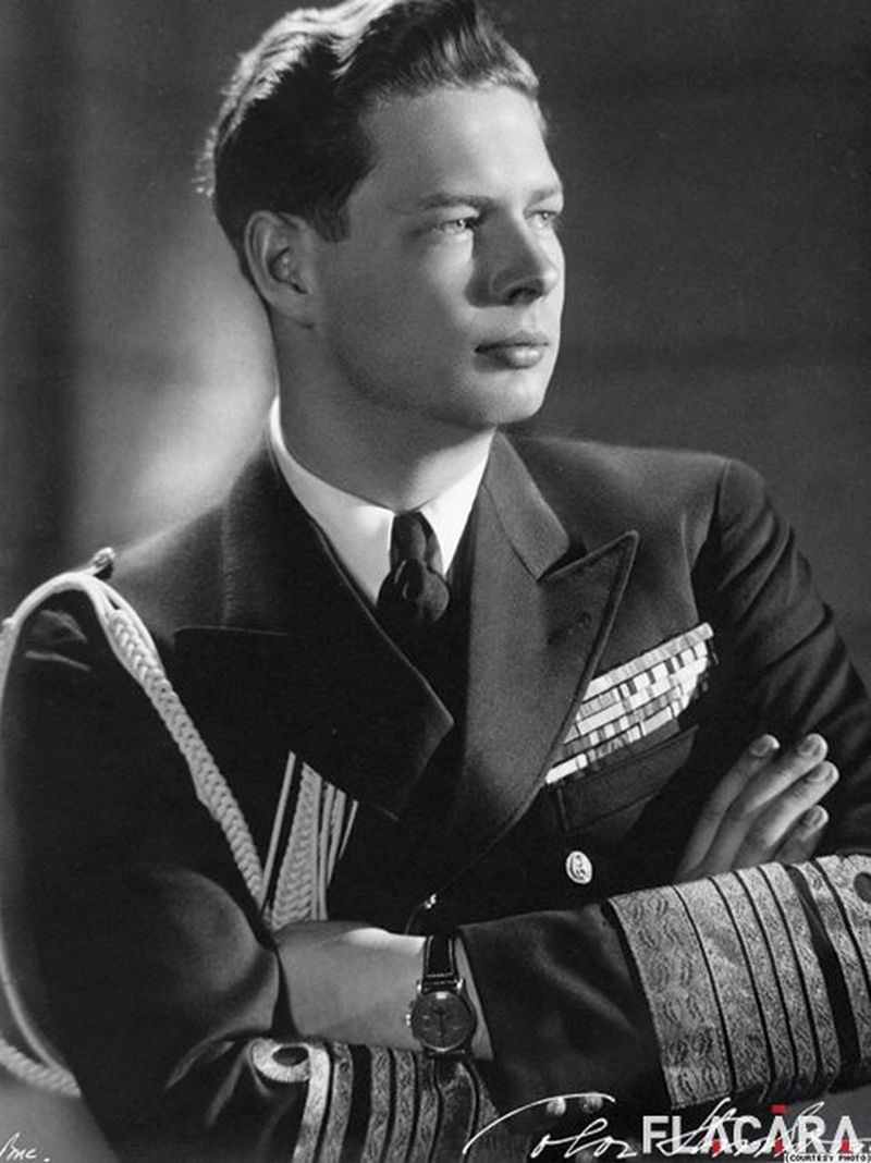 Fotografia din tinerete, in care regele apare cu pretiosul sau ceas