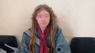 Cine este tanara care traieste pe strazile Romei, dar care nu accepta niciun ban. Cazul sau a ajuns in atentia presei internationale