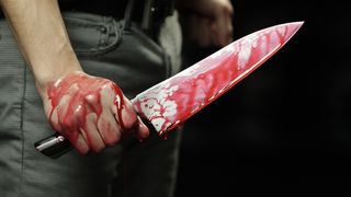 O familie este devastata dupa ce si-a gasit decapitati cei trei copii. Capetele acestora vor fi folosite in ritualuri de magie neagra