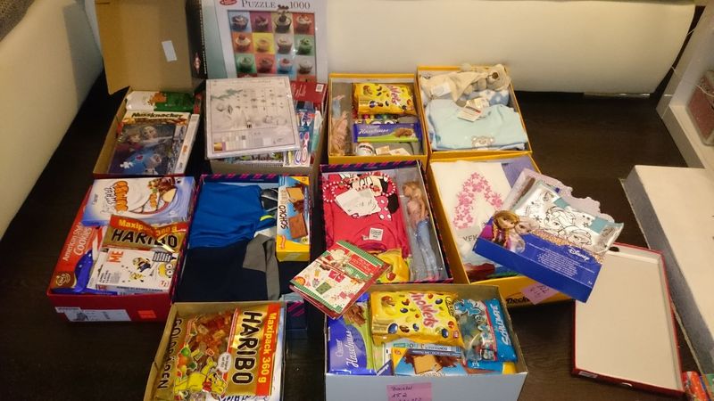 Diana face pachete pentru copiii saraci