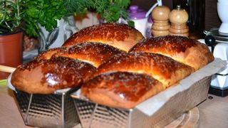 Vrei sa-ti miroasa casa a prajituri si a brad? Solutia e foarte simpla si nici nu trebuie sa gatesti. Iata trucurile