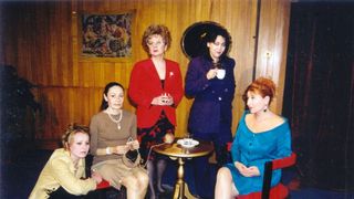 A fost diagnosticata cu cancer, iar medicamentele o costa 3.000 de lei lunar. Una dintre cele mai mari actrite ale Romaniei nu va avea ce pune pe masa in seara de Craciun