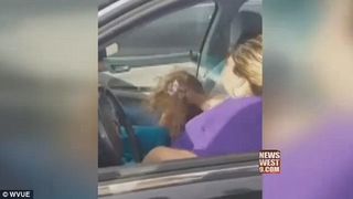 VIDEO socant: Fetita de 9 ani, lovita cu cruzime de mama ei pentru ca a stat de vorba cu propriul tata. Parintii sunt in proces de divort