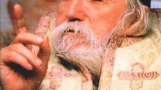 Reguli pentru ca mersul la biserica sa-ti fie cu folos. Stiai ca e mare pacat sa saruti sfintii pe fata