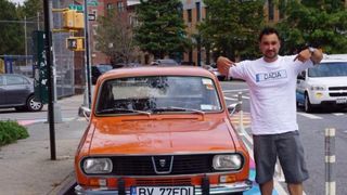 Pasiunea unui roman pentru Dacii a trecut Oceanul. Dacia 1300, celebra in Statele Unite. Masina lui va aparea intr-un celebru serial TV