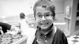 Un baietel de 7 ani a murit, dupa ce parintii au preferat sa se roage, in loc sa cheme Ambulanta