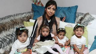 A pierdut 17 sarcini, a fost diagnosticata cu cancer si a crezut ca nu va naste niciodata un copil. Povestea unei mame care in 9 luni a facut patru copii