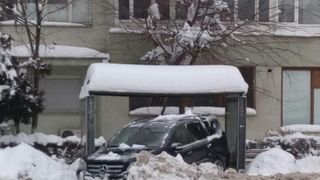 Reactia barbatului care si-a parcat masina intr-o statie de RATB. "Tocmai din bun simt am zis sa o bag cat mai asa"