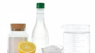 Vrei sa iti cureti casa fara sa apelezi la chimicale? Acestea sunt solutiile ieftine si naturale