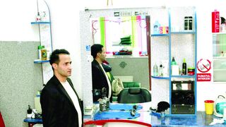 Povestea lui Ionut, un tanar crescut la orfelinat. Acum are trei copii si propria afacere