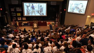 Performanta extraordinara a elevilor romani. Ei au fost premiati de NASA si MIT