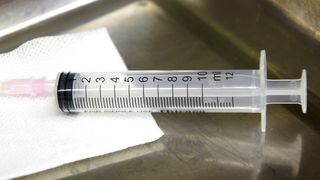 Fetita de doi ani diagnosticata cu rujeoala a murit la Resita. Micuta nu era vaccinata