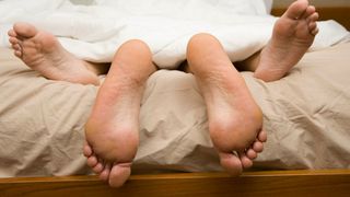 I-a taiat capul sotiei si s-a dus cu el la politie dupa ce a prins-o pentru a treia oara cu amantul