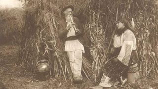 Sfaturi intelepte de acum 100 de ani. Cum scapi de boli,  ce trebuie sa mananci ca sa fii sanatos si de ce femeia lenesa e o dihanie