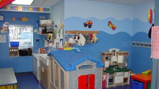 Fetita de 5 ani, abuzata sexual de proprietarul gradinitei la care mergea. Barbatul a fost arestat