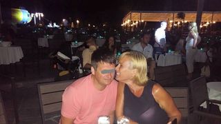 Ce s-a intamplat cu fosta sotie a lui Laurentiu Reghecampf. Femeia a plecat din tara, dar s-a intors pentru asta