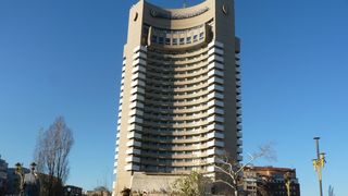 Ridicarea celui mai frumos hotel din Bucuresti a costat o avere! Dat in folosinta in 1971, Intercontinentalul a fost o investitie de 6 milioane de dolari, suma uriasa la acea vreme