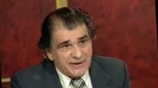 Celebrul prezicator Vergil Hincu s-a specializat in procese pierdute! Omul care isterizase Romania anuntand cutremure devastatoare este cautat pentru neplata intretinerii!