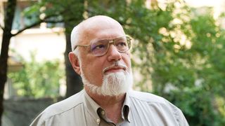 La 76 de ani, Gelu Voican Voiculescu a dat in judecata pentru niste terenuri comisia locala a unei comune galatene! Fostul revolutionar detine 10 hectare de padure