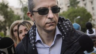 Locul de veci al lui Dan Condrea atrage atentia tuturor! Familia l-a impodobit cu florile preferate ale afaceristului!