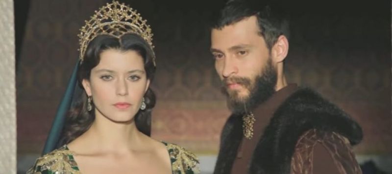 Kosem si sultanul Ahmet, asa cum apar ei in serialul difuzat de Kanal D