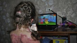 Doua jocuri extrem de periculoase ii ingrozesc pe parinti! O fetita s-a ars in cuptor, mai multi adolescenti s-au sinucis! La ce trebuie adultii sa fie atenti