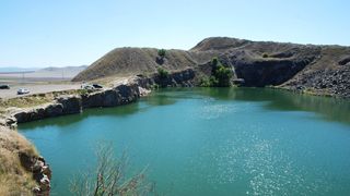 Lacul de smarald, minunea ascunsa din Tulcea! Este unic in Romania