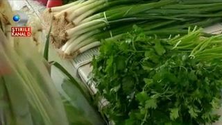 O salata cu verdeturi de primavara, mai scumpa decat o friptura