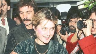 Stefan Banica Jr, umplut de sange de garzile lui Nicu Ceausescu pentru ca a lasat-o insarcinata pe Nadia Comaneci. "Gimnasta era cu Banica Jr si Nicusor in acelasi timp"