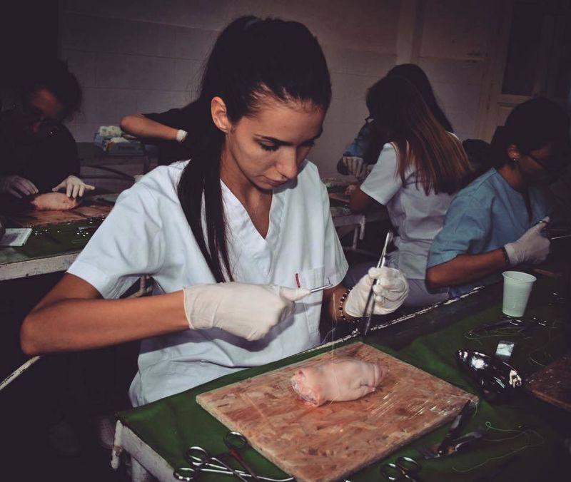 Raluca, fiica lui supranumita "Printesa Gorj-ului" e studenta la Medicina