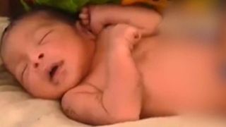 Fetita nou-nascuta, salvata miraculos din gunoi. Parintii o ingropasera de vie la 6 ore de la nastere