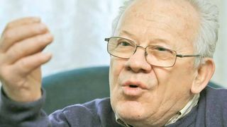 Valentin Uritescu a scris note informative pentru Securitate sub pseudonimul "Paul Gavrilescu"! Actorul a fost pus sa o spioneze pe Stela Popescu si grupul din care aceasta facea parte! Dezvaluirile au fost facute chiar de el intr-un roman autobiografic