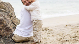 Povestea emotionanta a lui Nick Vujicic, barbatul nascut fara maini si picioare: "Cand fiul meu plange, nu-l pot imbratisa. In schimb, ma imbratiseaza el pe mine"