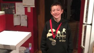 Un baiat de 11 ani s-a spanzurat dupa ce a primit cateva mesaje de la iubita lui! Parintii spun ca fata de 13 ani e responsabila pentru moartea lui