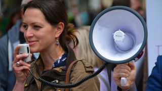 De ce sunetul vocii tale e diferit intr-o inregistrare fata de cum il auzi tu