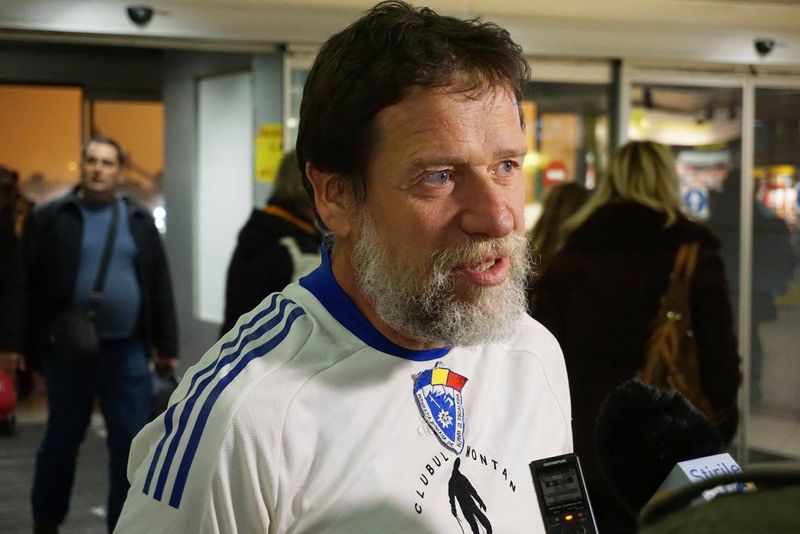 Ovidiu Popescu si-a luat cu el pe munte ambele fete