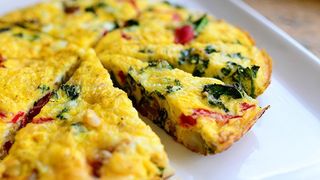 Asta este micul dejun ideal! Iata cum se face frittata, omleta italieneasca extrem de gustoasa!