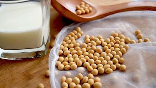 Laptele de soia, bautura "sanatatoasa" care iti distruge glanda tiroida