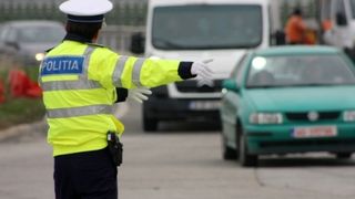 Copil de 12 ani din Timisoara, prins de politisti in timp ce se plimba cu masina prin oras