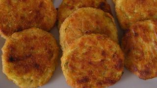 Asta e secretul celor mai delicioase chiftelute de dovlecel. Ce trebuie neaparat sa folosesti ca sa iti iasa perfect