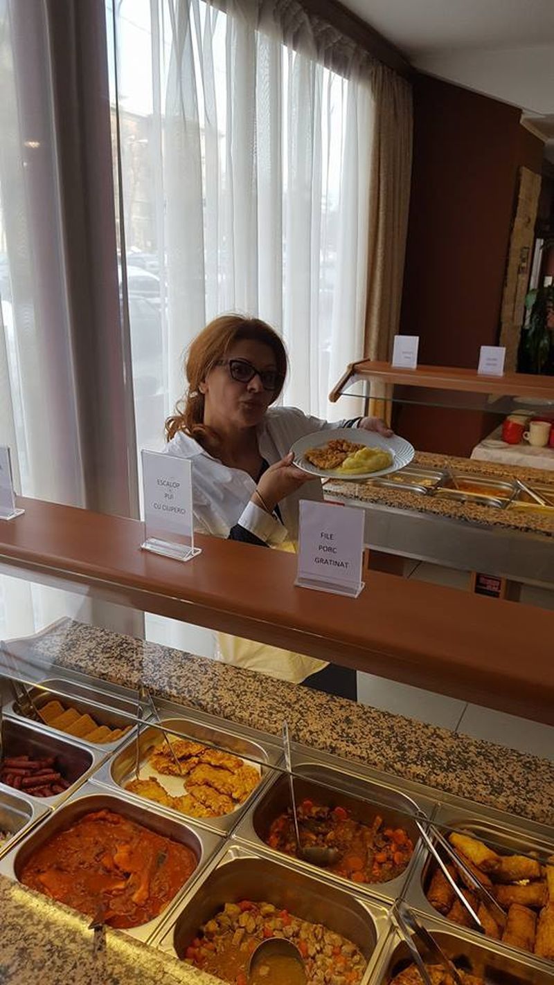 Maria Buza, in restaurantul sau din Bucuresti