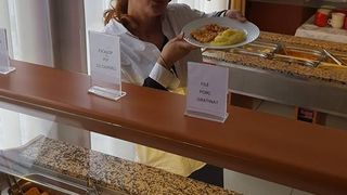 Maria Buza, in restaurantul sau din Bucuresti