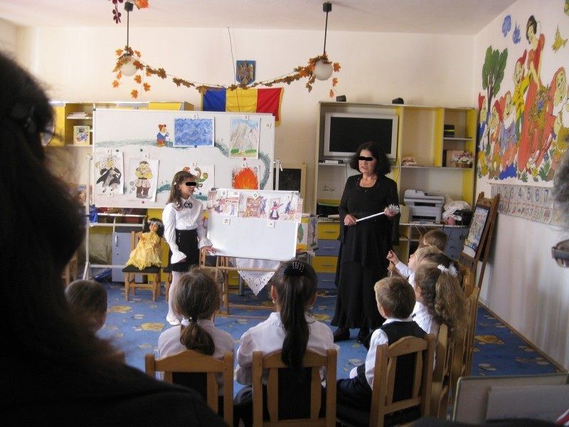 Serbare la scoala din Adunati