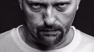 Cheloo, trimis de judecatori sa-si spele pacatele la o scoala sateasca!