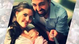 Adina, alaturi de fetita nou-nascuta si de iubitul ei