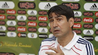 Dezvaluirile prietenilor despre cat de bun era Victor Piturca la barbut: "Este cel mai mare in bransa. A fost mai talentat la barbut decat la fotbal. De trei ori mai talentat!&rsquo;