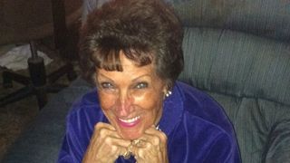 O femeie de 80 de ani dezvaluie ca s-a iubit cu peste 1000 de barbati. Ce tatuaj "indecent" are pe trup