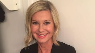 Olivia Newton-John a fost diagnosticata cu cancer la san pentru a doua oara